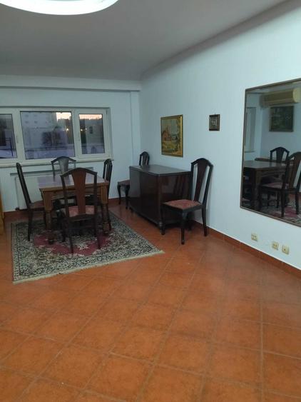 Apartament cu 3 camere semidecomandat în Exterior Vest