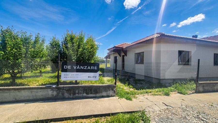 Casă individuală cu 3 camere cu Canalizare în Lazuri