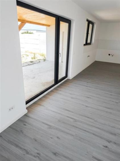 Casă cu 4 camere cu Teren 460 Mp în Nojorid