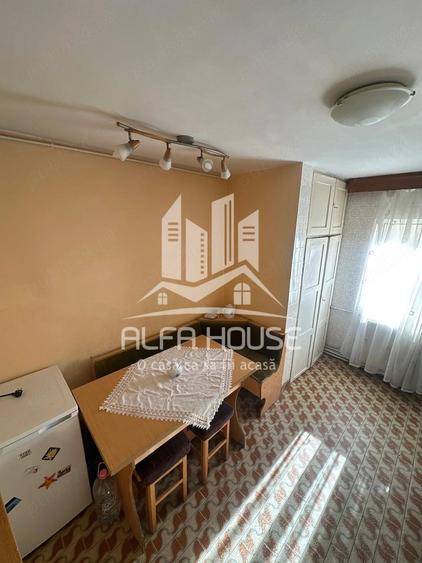 Apartament cu 4 camere decomandat în Govândari