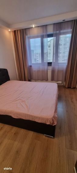 Apartament cu 3 camere decomandat în Casa de Cultură