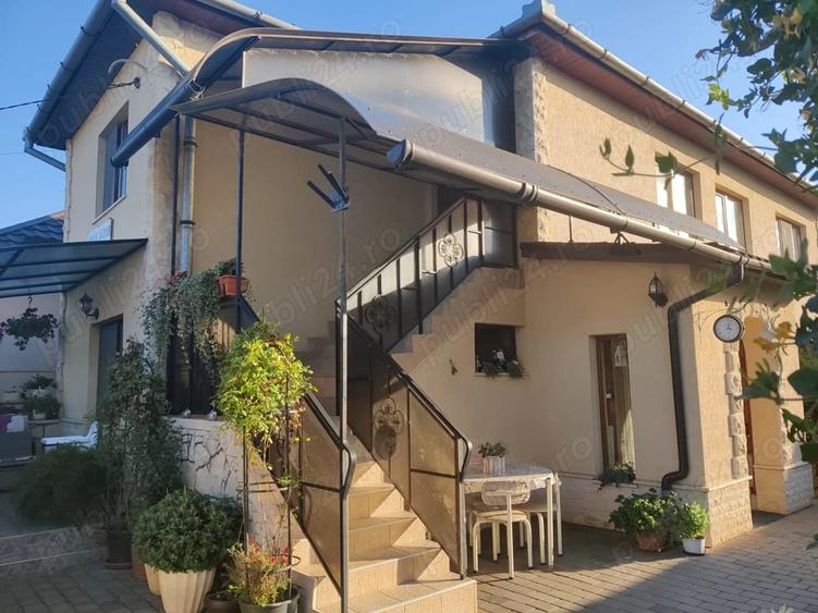 Casă cu 5 camere în Central