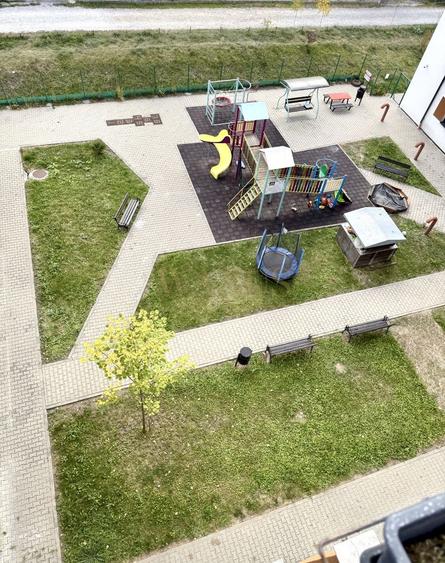 Apartament cu 2 camere semidecomandat, mobilat în Florești