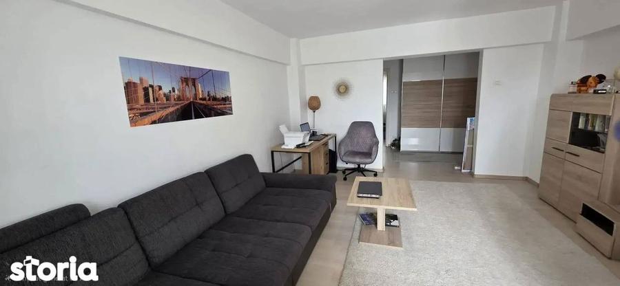 Apartament cu 3 camere decomandat, mobilat în Băneasa