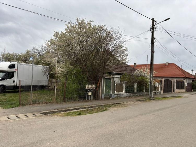 Casă cu 4 camere în Central