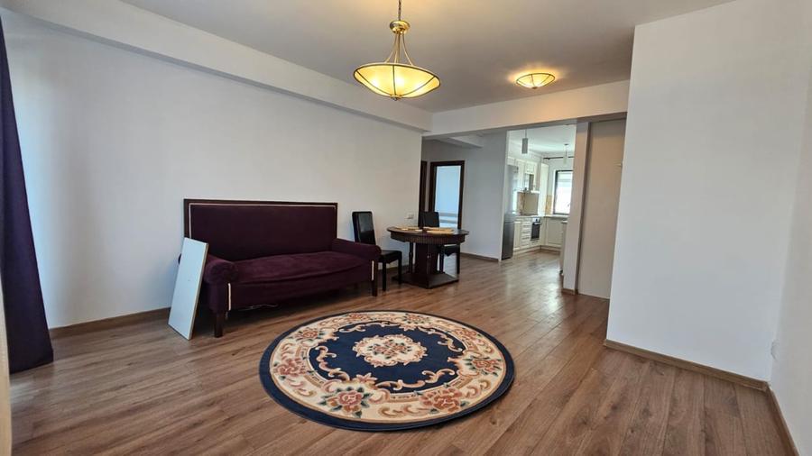 Apartament cu 4 camere semidecomandat în Europa