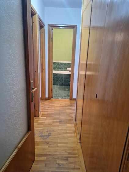 Apartament cu 4 camere decomandat în Calea Călărașilor