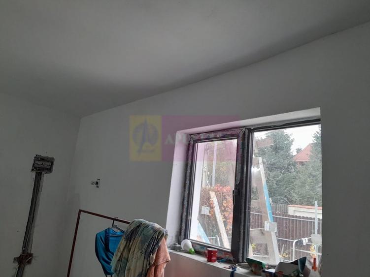 Casă cu 2 camere în Roșu