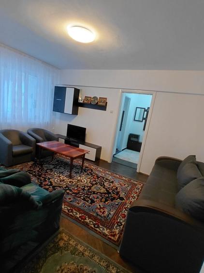 Apartament cu 2 camere semidecomandat în Sârbi
