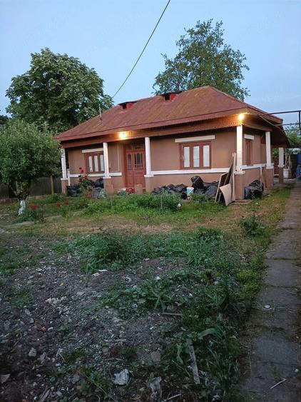 Casă cu Teren 900 Mp în Prunaru