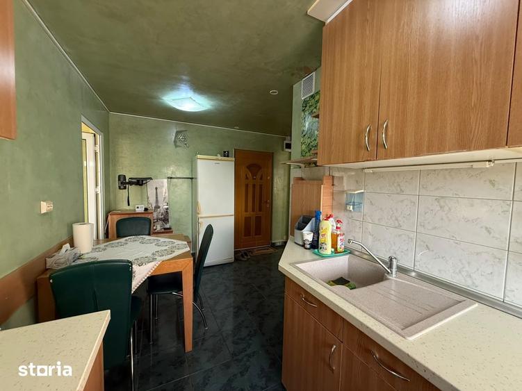 Apartament cu 2 camere decomandat în Triaj