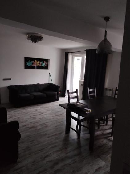 Apartament cu 4 camere decomandat în Centrul Vechi
