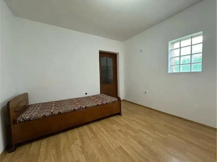 Casă cu 4 camere cu Teren 800 Mp în Central