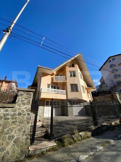 Casă individuală cu 7 camere cu Canalizare în Băile Herculane