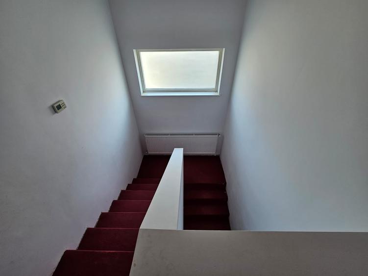 Casă individuală cu 5 camere cu Teren 600 Mp în Brănești