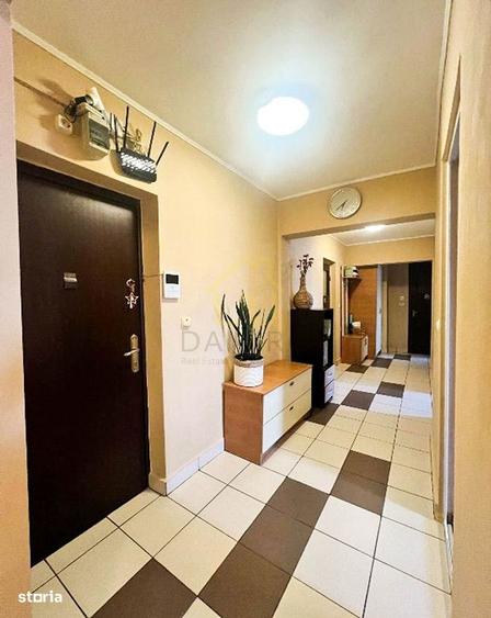 Apartament cu 3 camere decomandat, mobilat în Berceni