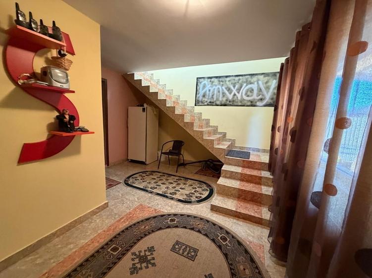 Casă cu 16 camere cu Teren 800 Mp în Central