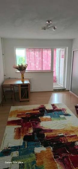 Apartament cu 3 camere decomandat, mobilat în Drumul Taberei