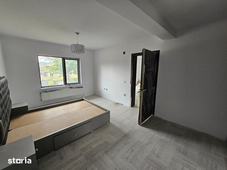 Casă cu 7 camere cu Teren 550 Mp în Câmpulung Muscel