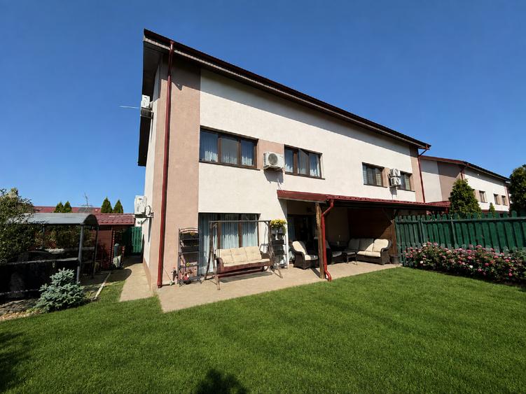 Duplex cu 5 camere cu Canalizare în Central
