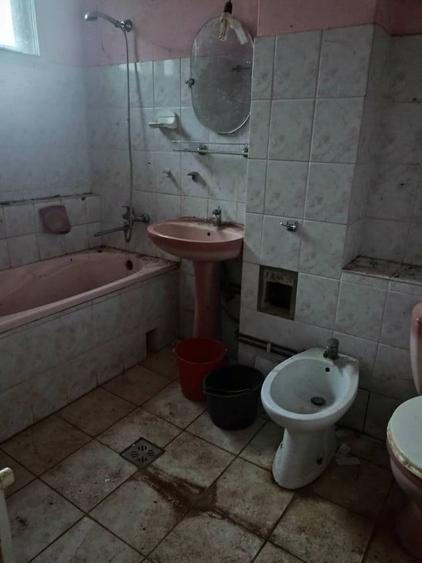Casă cu 6 camere cu Teren 1000 Mp în Angheluș