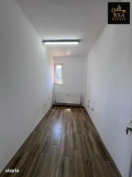 Spațiu comercial, de 8 mp, în Central