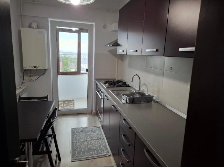 Apartament cu 2 camere decomandat, mobilat în Galata