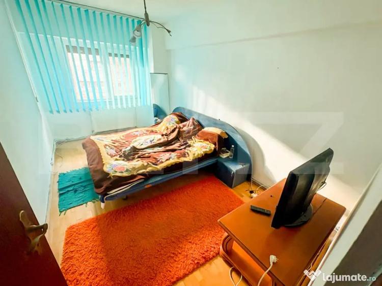 Apartament cu 4 camere decomandat în Decebal