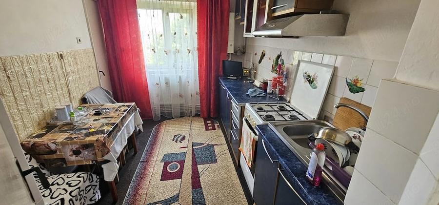 Apartament cu 2 camere decomandat în Poarta 6