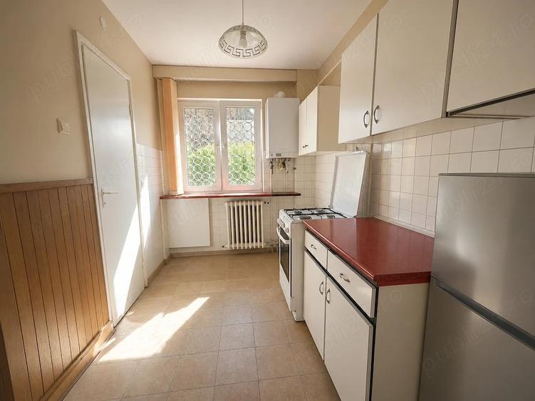 Apartament cu 3 camere decomandat în Gheorghieni