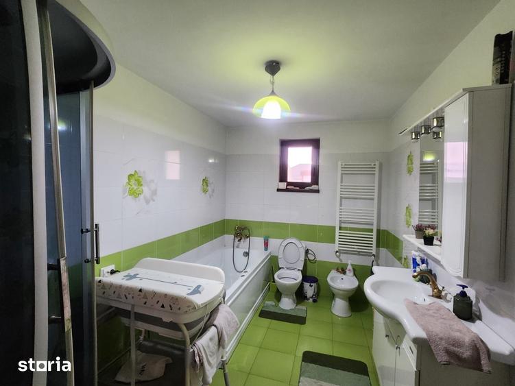 Casă cu 4 camere cu Teren 1000 Mp în Șerbănești