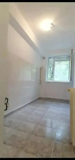 Garsonieră decomandată în Drumul Taberei