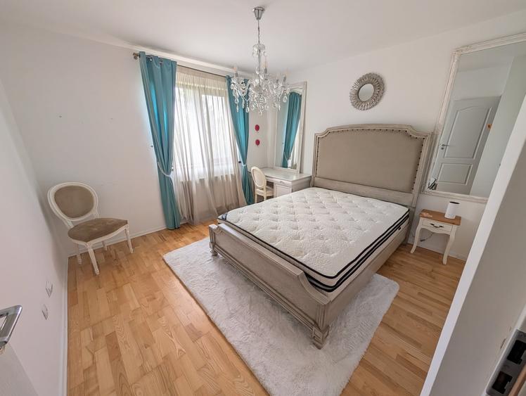 Casă individuală cu 5 camere cu Canalizare în Voluntari