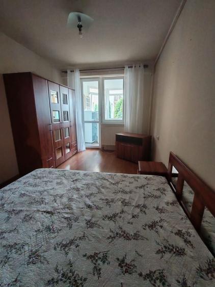 2 camere - zona hotel Diana - etaj 1/4 - mobilat si utilat - boxa si parcare - 4