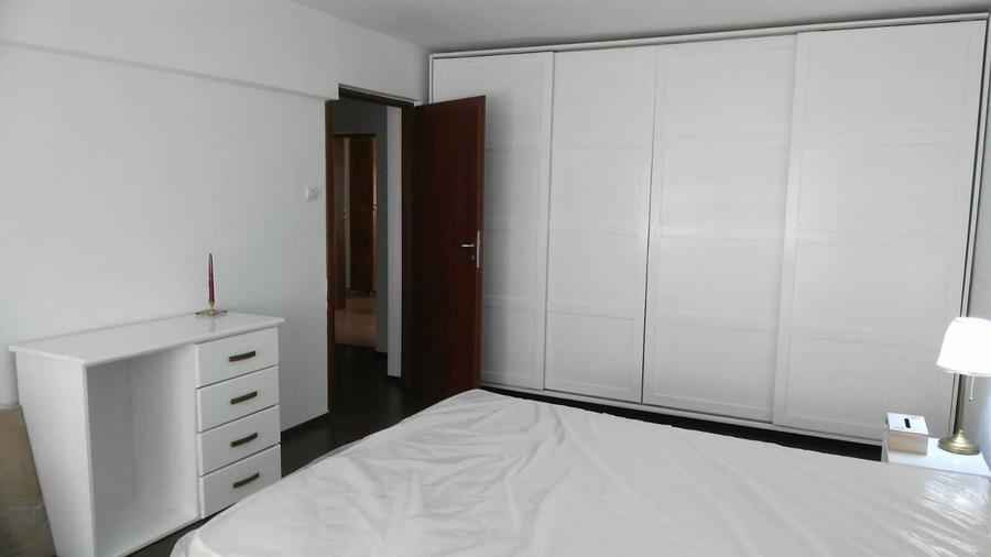 Apartament cu 4 camere decomandat în Apusului