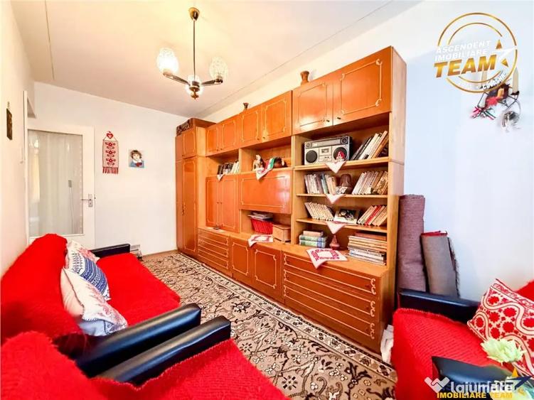 Apartament cu 3 camere decomandat în Central