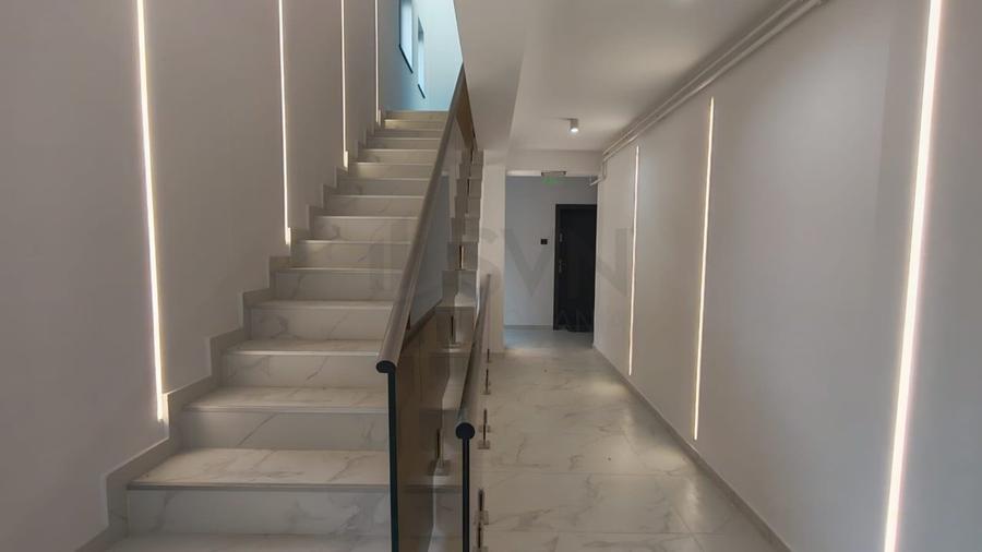 Apartament cu 5 camere decomandat în Parcul Carol