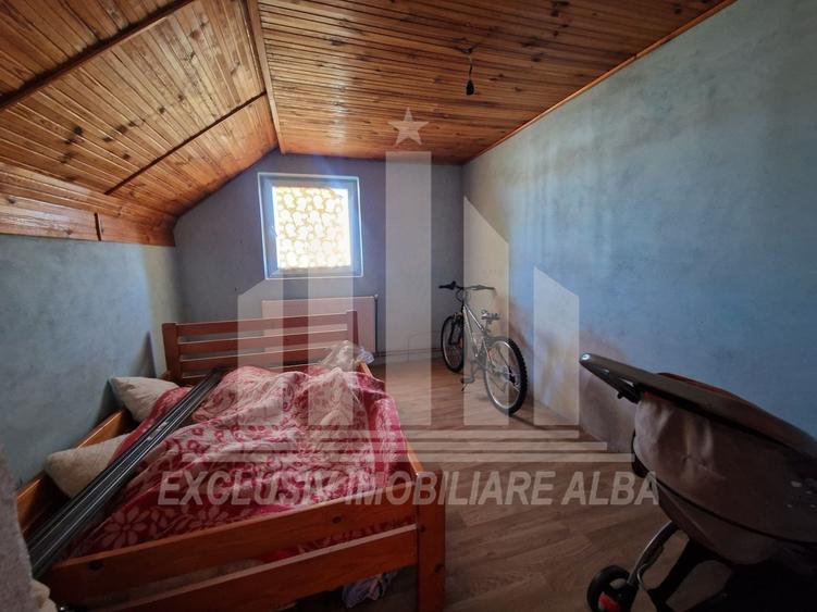 Casă individuală cu 3 camere cu Canalizare în Sud