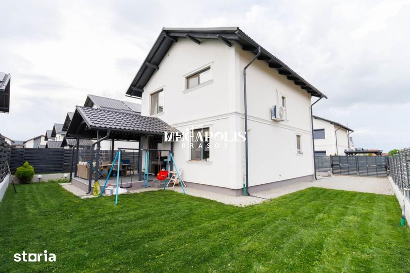 Casă cu 4 camere cu Teren 350 Mp în Cristian