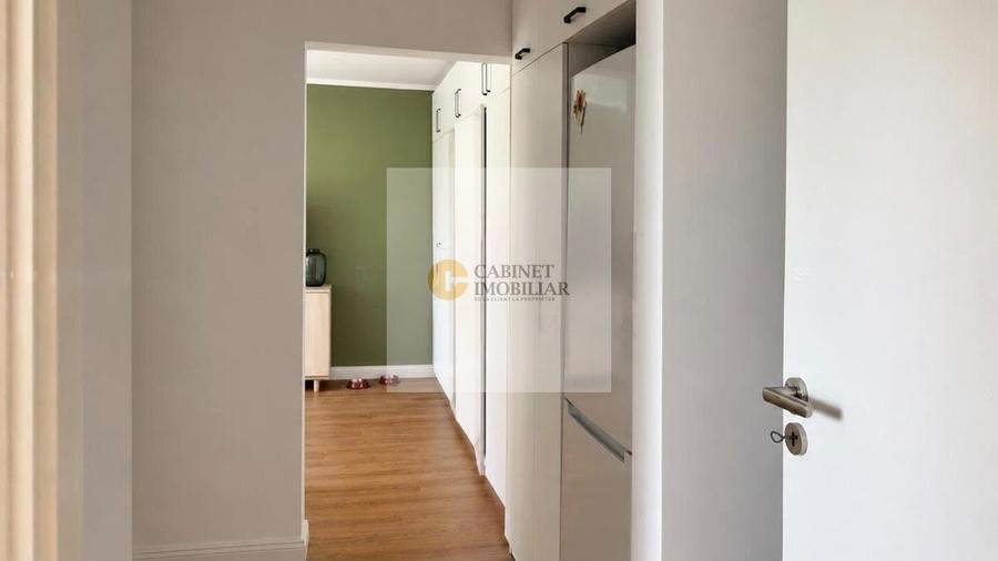 Apartament cu 2 camere decomandat, mobilat în P-ța Victoriei