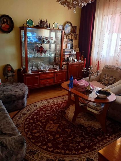 Apartament cu 3 camere decomandat în Central