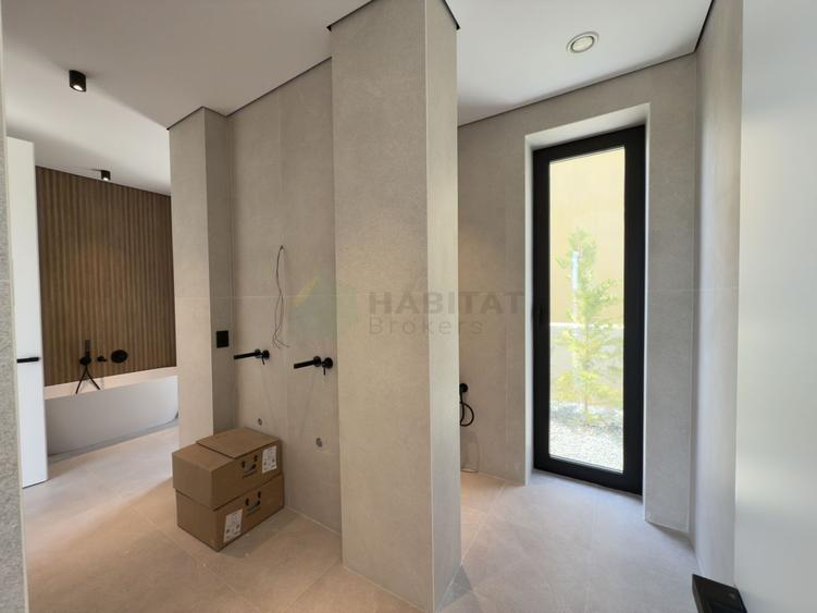 Casă individuală cu 4 camere cu Piscina în Central