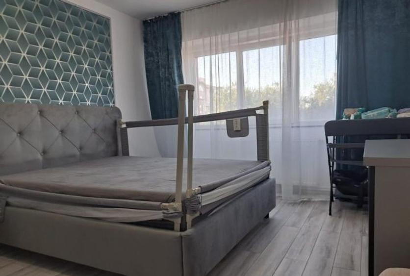 Apartament cu 2 camere decomandat în Casa de Cultură
