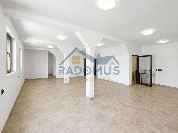 Casă individuală cu 4 camere cu Canalizare în Central
