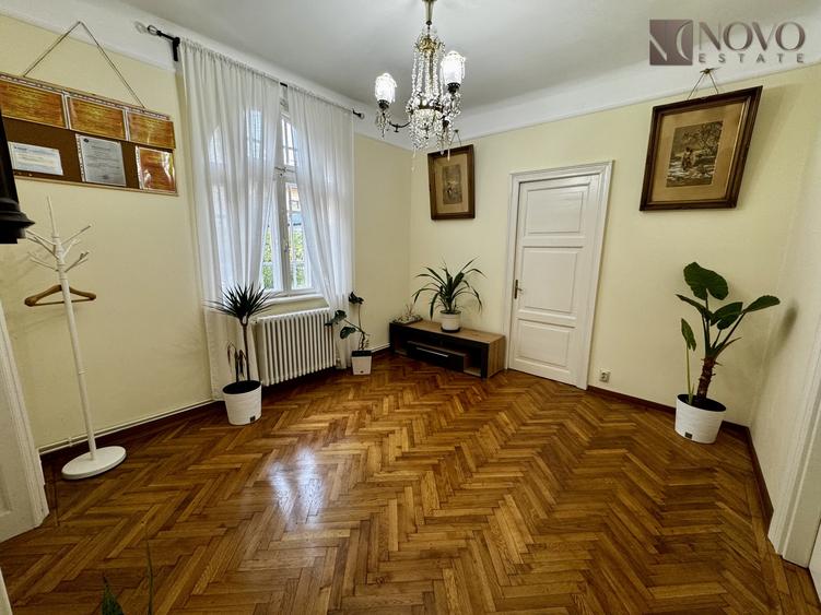 Apartament cu 4 camere decomandat în Cotroceni