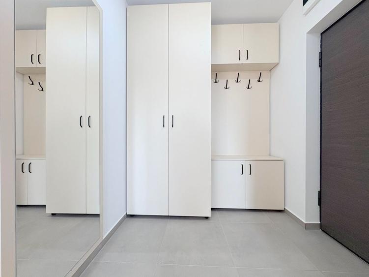 Apartament cu 3 camere decomandat, mobilat în Lipovei