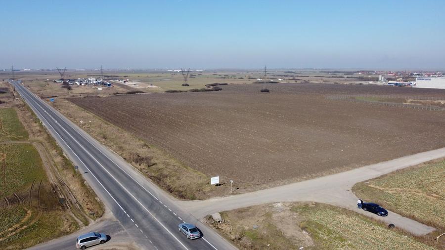 Teren Construcții intravilan de 4900 mp, în Nord