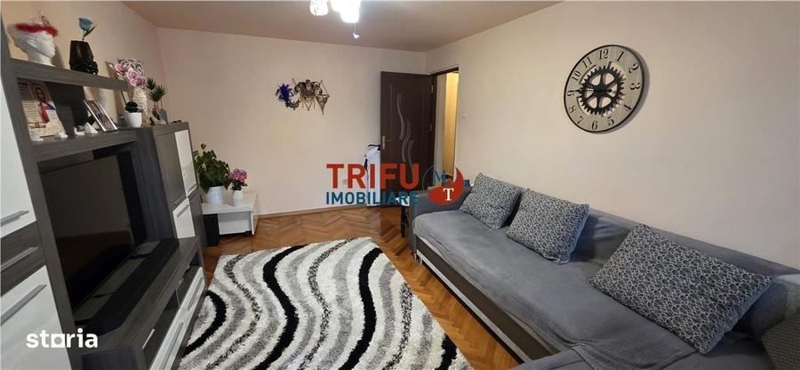 Apartament cu 3 camere decomandat în Cetate
