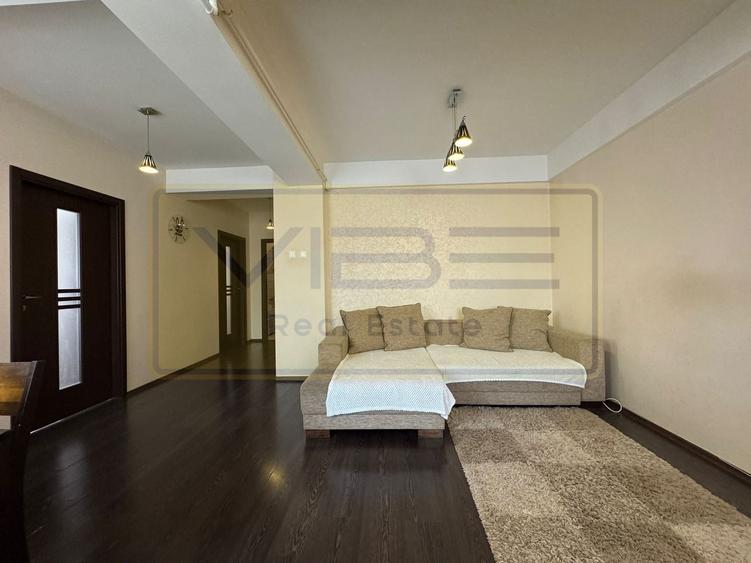 Apartament cu 3 camere semidecomandat, mobilat în Tătărași