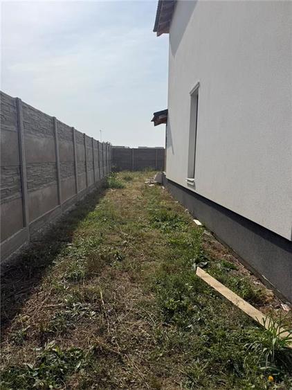 Casă individuală cu 4 camere cu Canalizare în Moșnița Nouă
